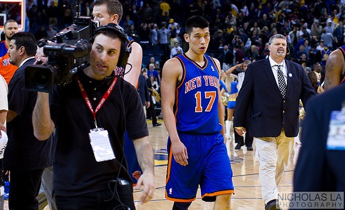 Lin drops 26, Knicks snap winning streak 