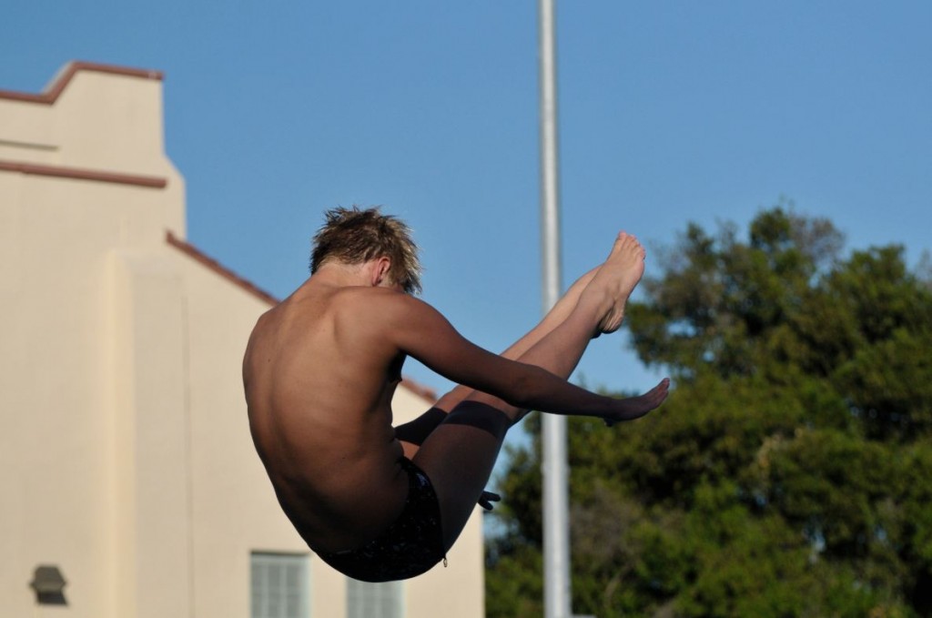Alex+Francis+%2813%29+opens+his+pike+in+preparation+for+entering+the+water+in+a+front+1.5+somersault+pike.
