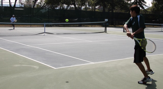 Brief: Boys tennis advances to second round of CCS