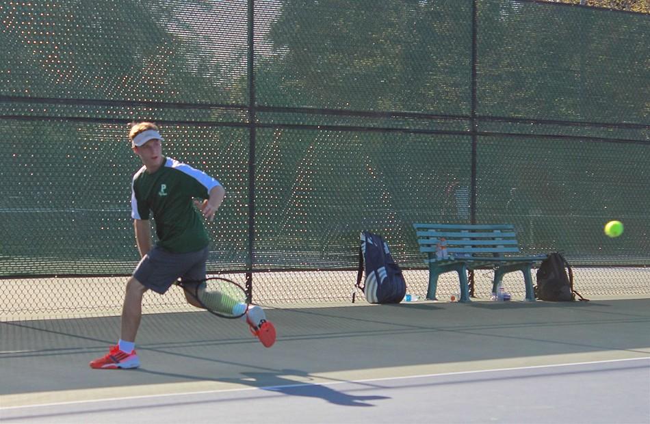 Boys tennis splits two matches against Cupertino