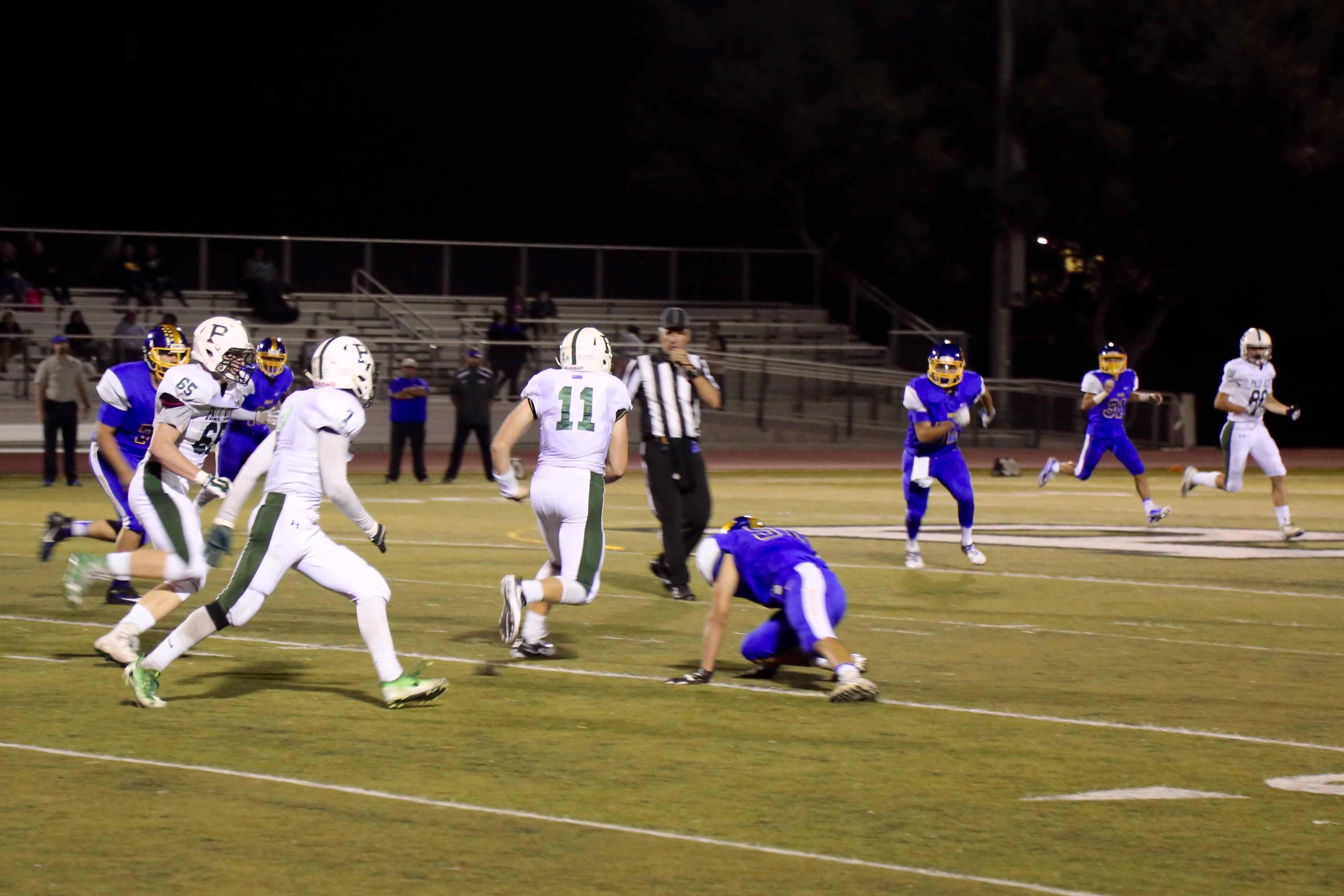 Palo Alto rolls to 34-7 division-opening football win at Los Altos, News, Palo Alto Online