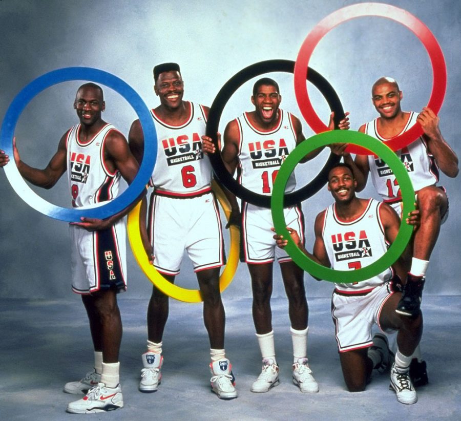 1992-Michael-Jordan-Patrick-Ewing-Magic-Johnson-Karl-Malone-Charles-Barkley-05047270