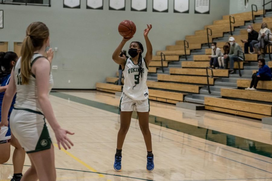 Paly girls basketball loses against San Ramon Valley 59-36