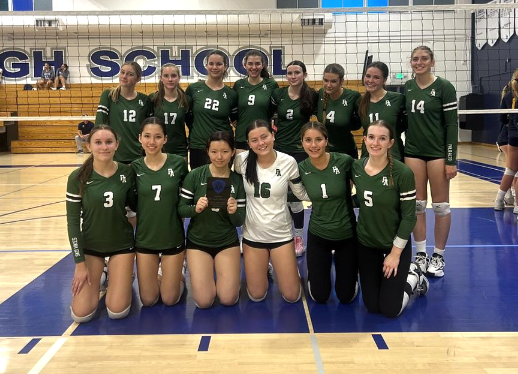 Paly Girls Volleyball Defeats University       3-0